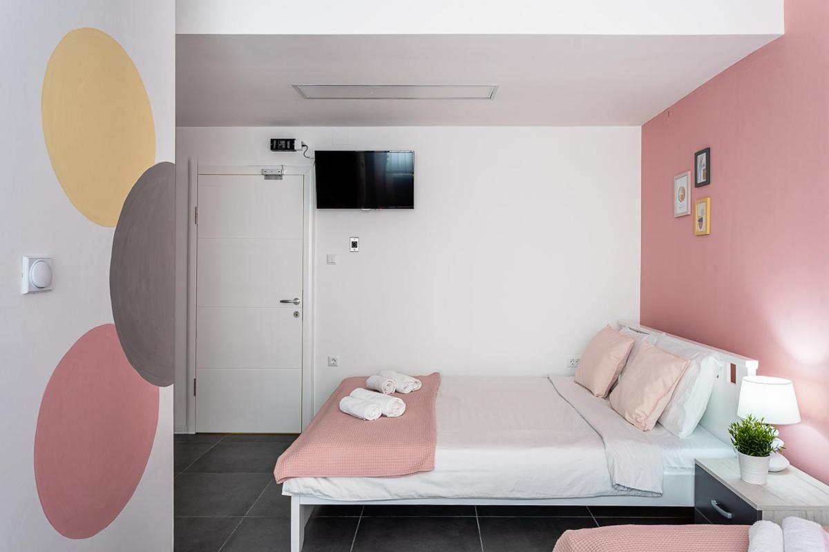 Kostovski Rooms-Near E75 To Greece Veles Exterior foto